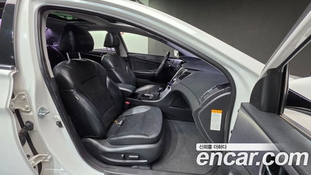 Hyundai Sonata гибрид Royal, 2012 10