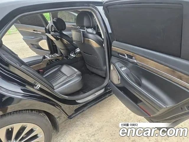 Genesis EQ900 Prestige, 2016 16