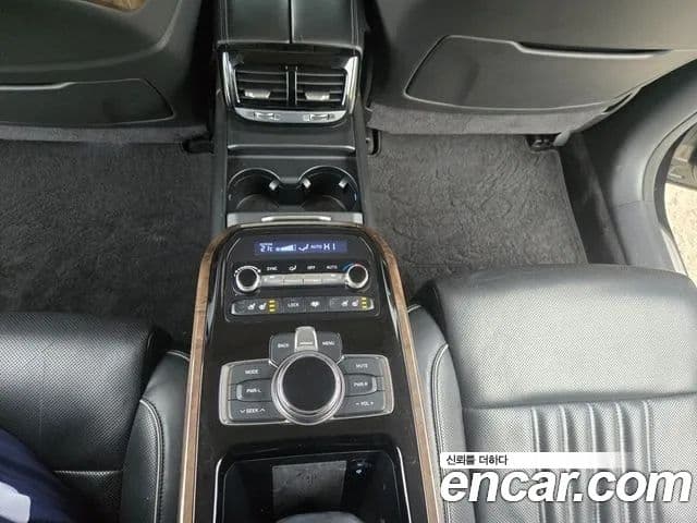 Genesis EQ900 Prestige, 2016 17