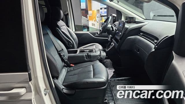 Hyundai Staria Modern, 2024 10