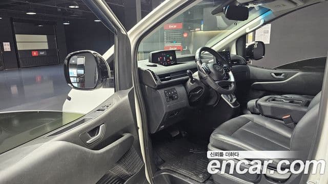 Hyundai Staria Modern, 2024 11