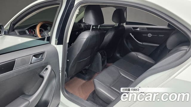 Volkswagen New Jetta 6세대, 2014 18
