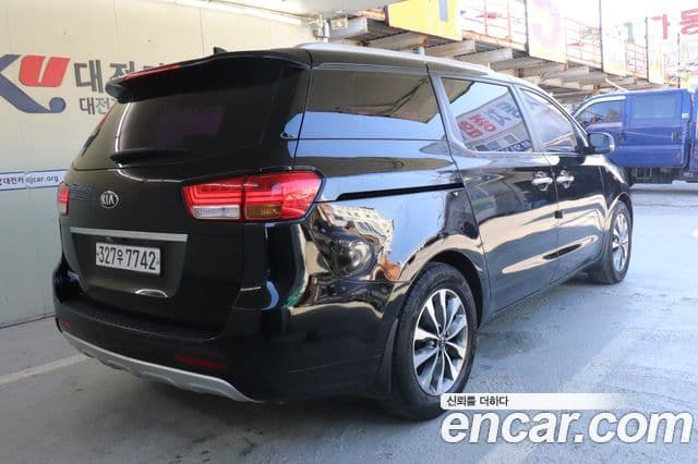 Kia All New Carnival Luxury, 2015 2