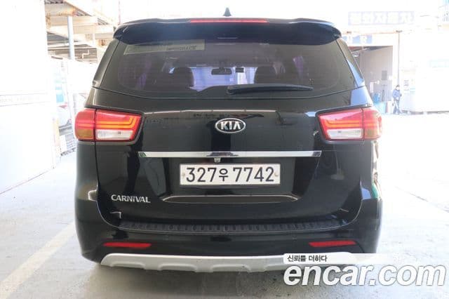 Kia All New Carnival Luxury, 2015 4
