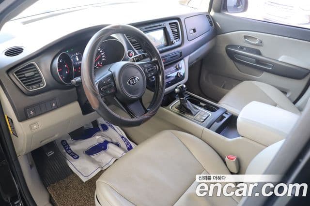 Kia All New Carnival Luxury, 2015 9