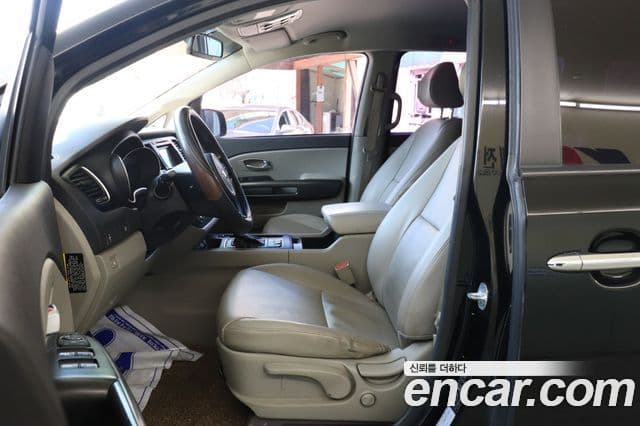 Kia All New Carnival Luxury, 2015 10