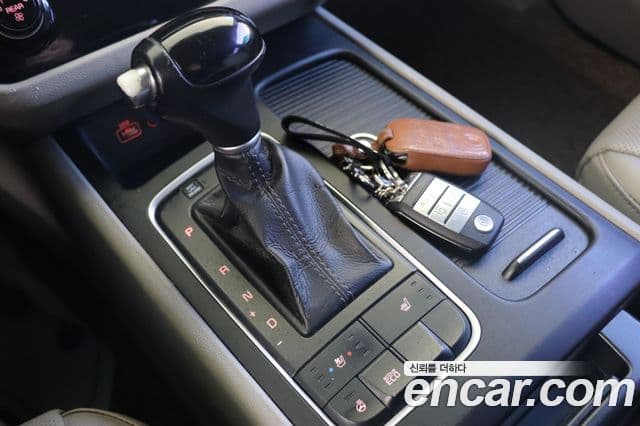 Kia All New Carnival Luxury, 2015 11