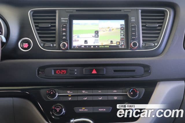 Kia All New Carnival Luxury, 2015 15