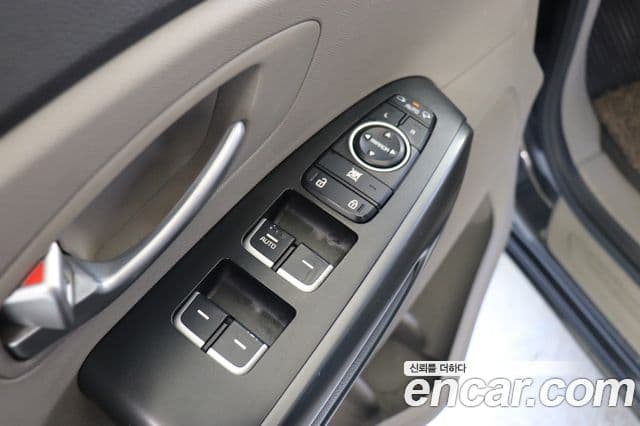 Kia All New Carnival Luxury, 2015 16