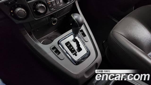 KG모빌리티(SsangYong) Korando 투리스모 4WD LT 11인승, 2014 9