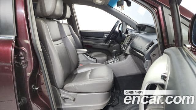 KG모빌리티(SsangYong) Korando 투리스모 4WD LT 11인승, 2014 11