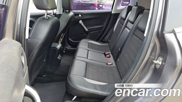 Peugeot 2008 1.6 e-HDi Felline L, 2015 12