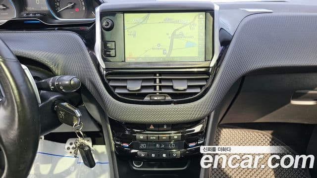 Peugeot 2008 1.6 e-HDi Felline L, 2015 16