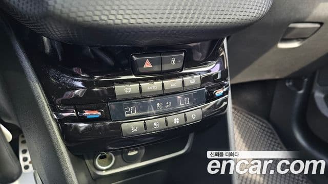 Peugeot 2008 1.6 e-HDi Felline L, 2015 19