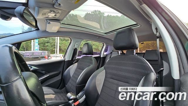 Peugeot 2008 1.6 e-HDi Felline L, 2015 20