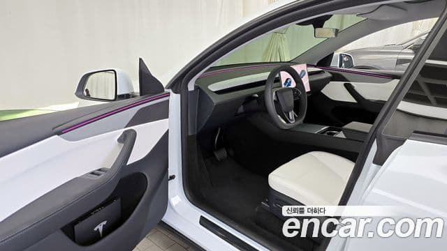 Tesla модель Y Long Range AWD, 2025 10