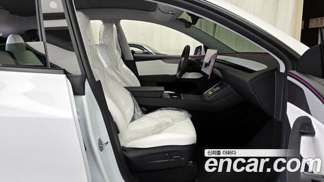 Tesla модель Y Long Range AWD, 2025 11