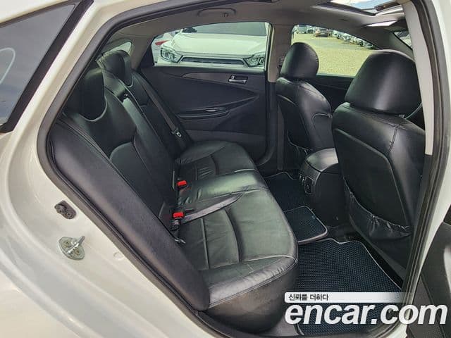 Hyundai YF Sonata LPI top, 2012 10