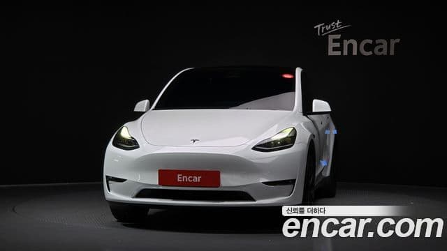 Tesla модель Y Long Range AWD, 2024 3