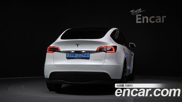 Tesla модель Y Long Range AWD, 2024 4