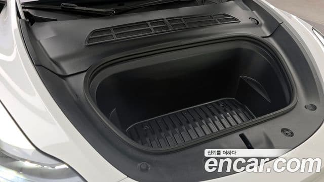 Tesla модель Y Long Range AWD, 2024 6