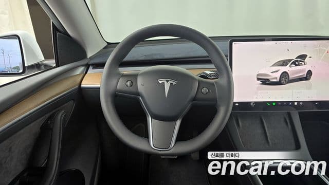 Tesla модель Y Long Range AWD, 2024 13