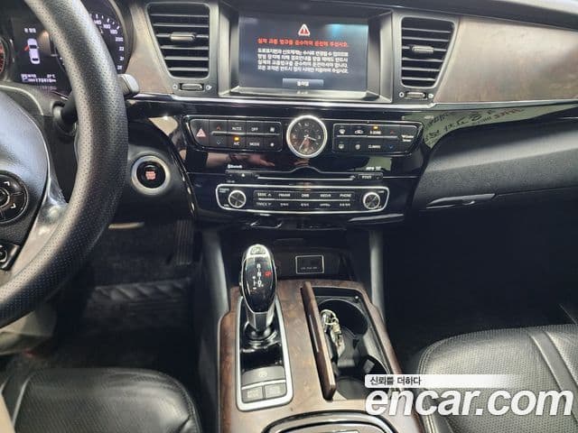 Kia K9 Special, 2013 15