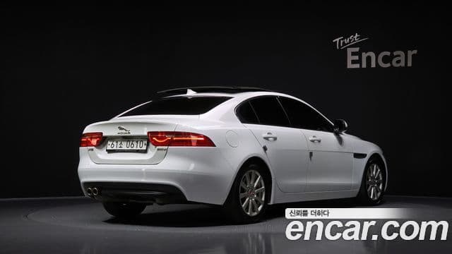 Jaguar XE Prestige, 2016 2