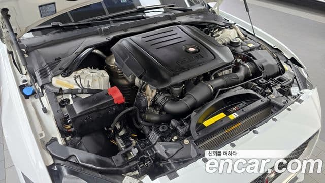 Jaguar XE Prestige, 2016 6