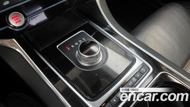 Jaguar XE Prestige, 2016 9