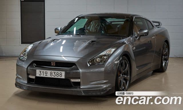 Nissan GT-R R35, 2008 1