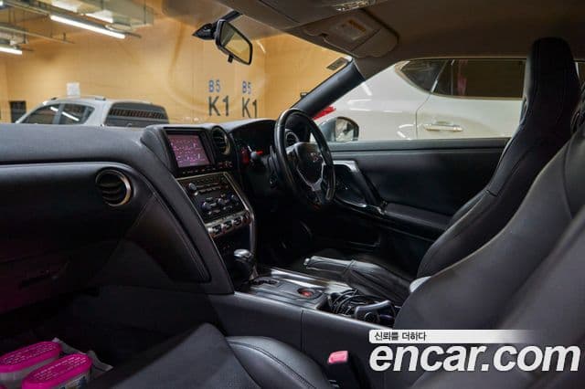 Nissan GT-R R35, 2008 7