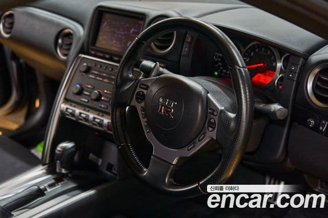 Nissan GT-R R35, 2008 9