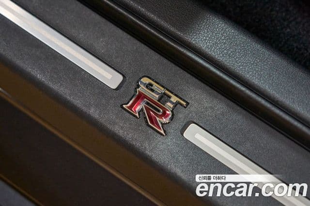 Nissan GT-R R35, 2008 11