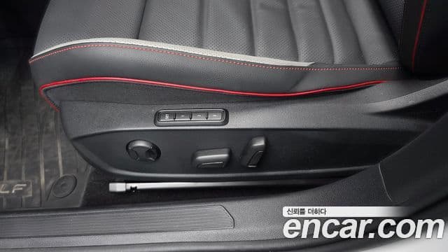 Volkswagen Гольф 8세대 2.0 GTI, 2024 17