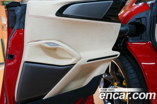 Ferrari Purosangue, 2025 19