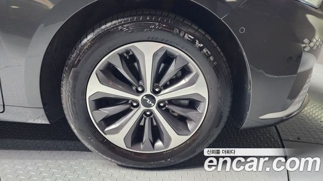 Kia K8 гибрид Noblesse, 2023 все фото