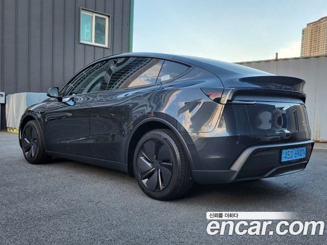 Tesla модель Y Long Range AWD, 2025 4