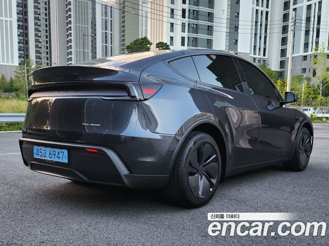 Tesla модель Y Long Range AWD, 2025 6