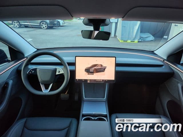 Tesla модель Y Long Range AWD, 2025 7