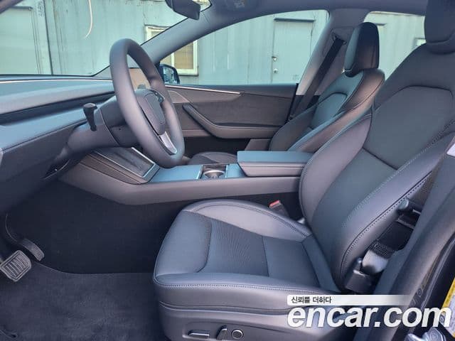 Tesla модель Y Long Range AWD, 2025 8