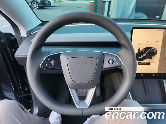 Tesla модель Y Long Range AWD, 2025 10