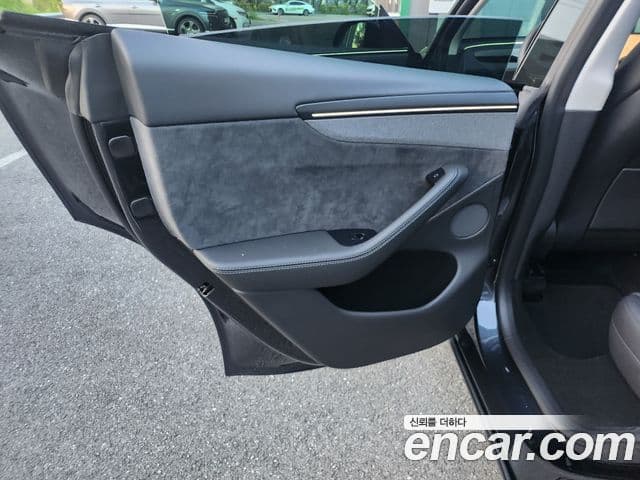 Tesla модель Y Long Range AWD, 2025 14