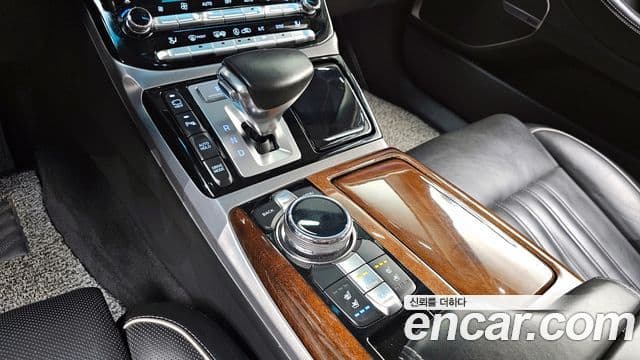 Genesis EQ900 Prestige, 2017 9