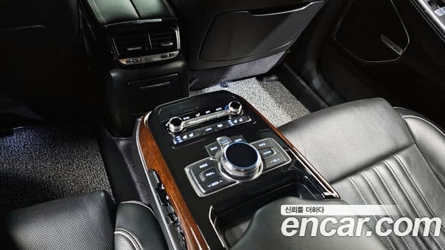 Genesis EQ900 Prestige, 2017 18