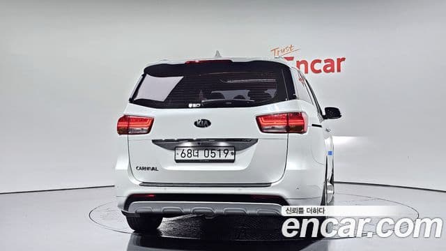 Kia All New Carnival Noblesse, 2017 4