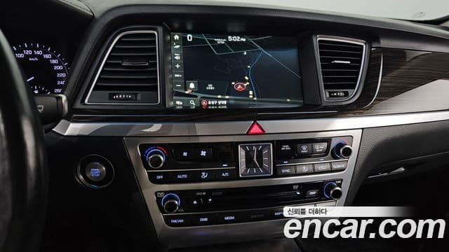 Genesis G80 Premium Luxury, 2017 16