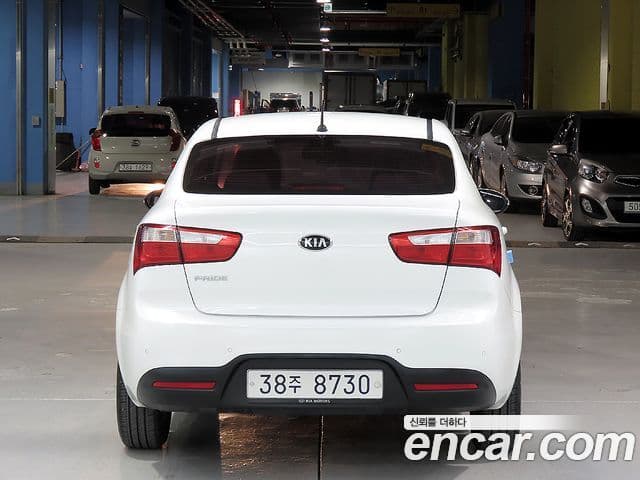 Kia All New Pride Deluxe, 2014 3