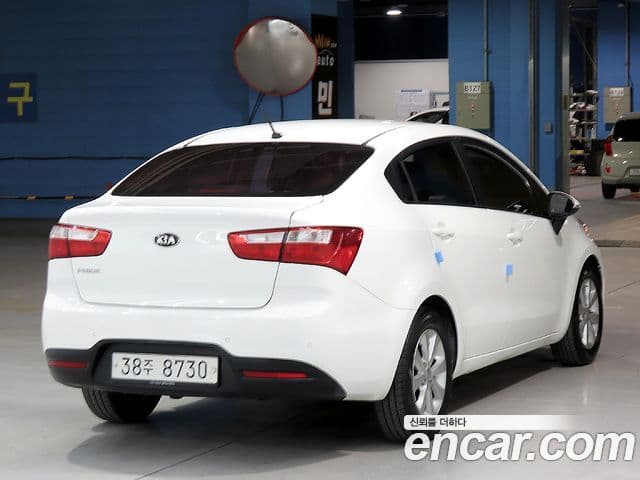 Kia All New Pride Deluxe, 2014 4
