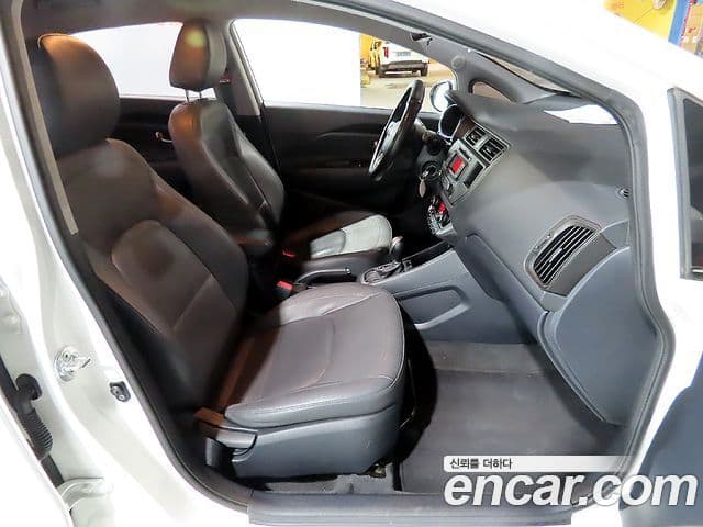 Kia All New Pride Deluxe, 2014 8